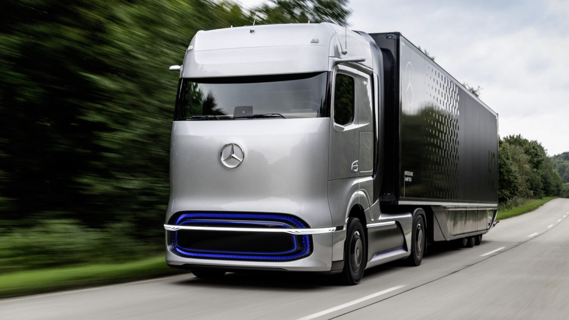 Mercedes Benz Eactros Longhaul